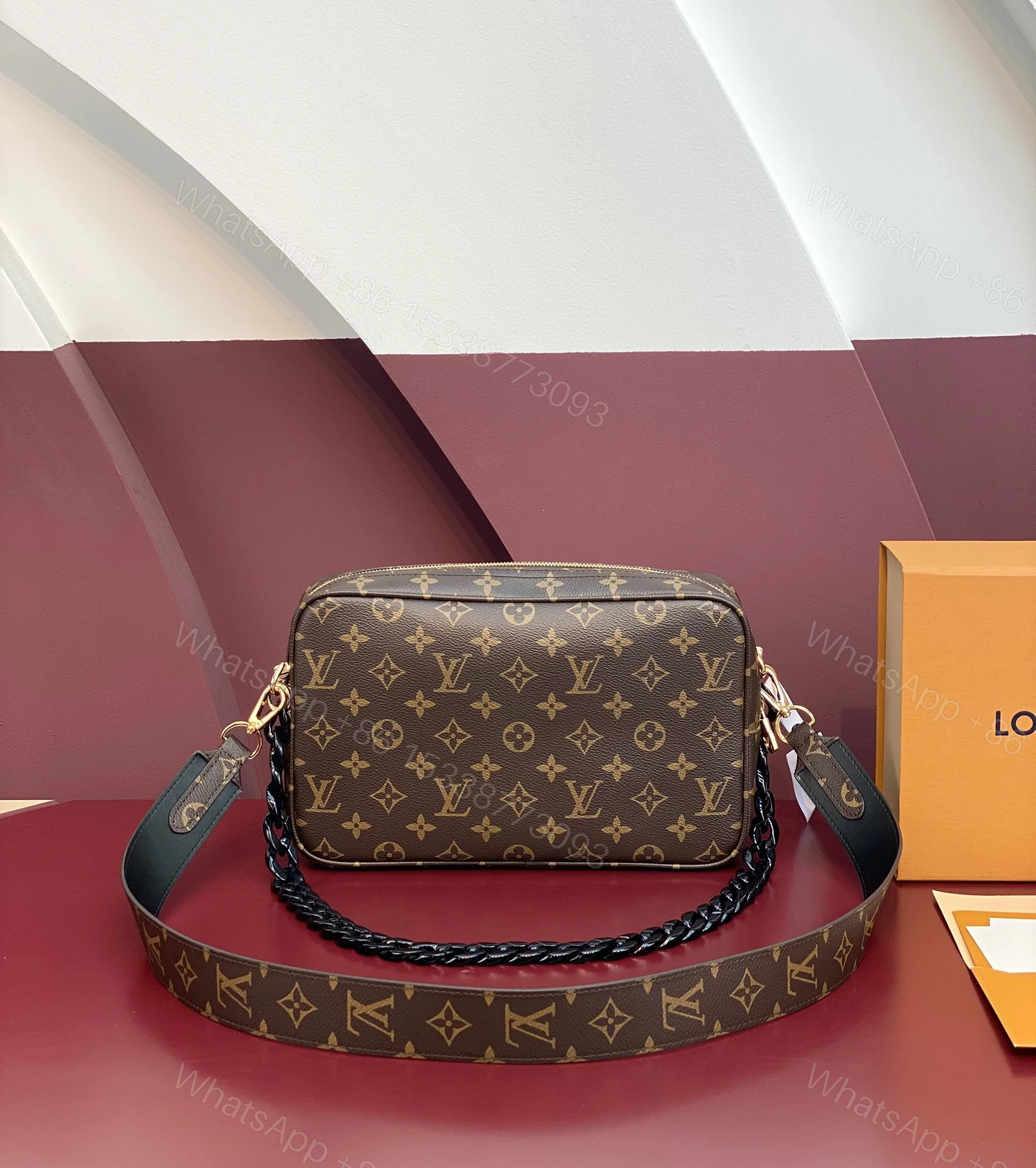 LV 原單 Monogram 斜挎包 經典花紋 百搭設計 — view 1