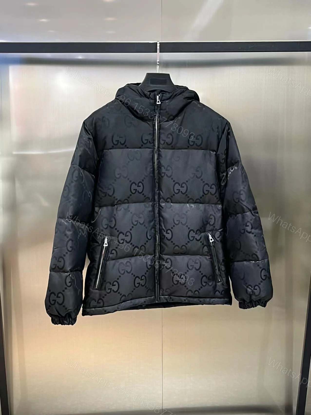 Gucci高仿男士羽絨外套全黑GG壓紋設計感滿分 — view 1