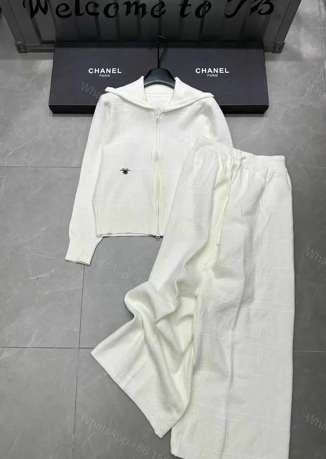 DIOR — view 1