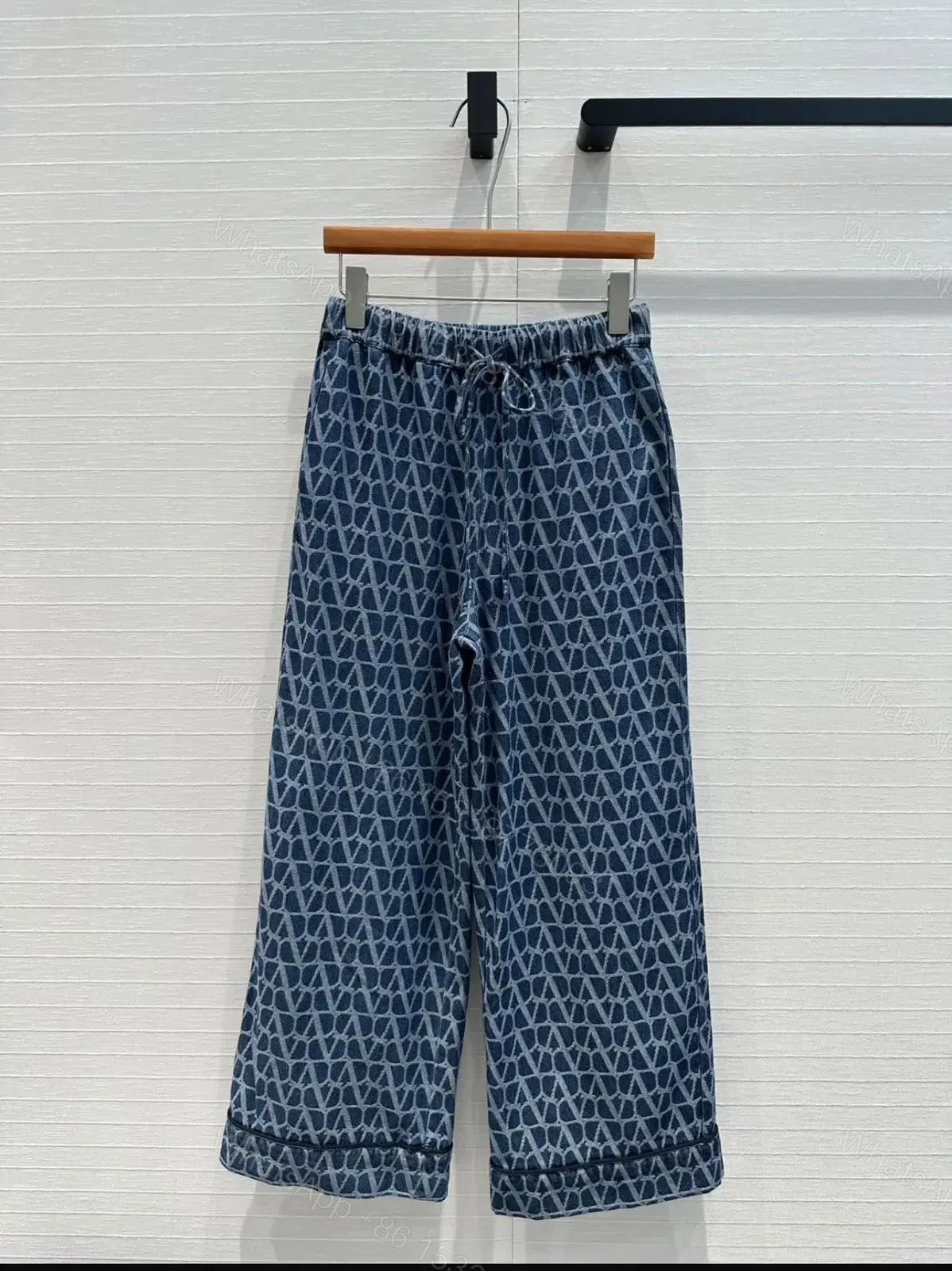 VALENTINO — view 1