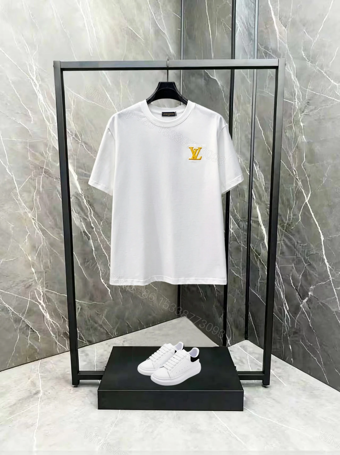 LV 復刻 男款 經典Logo短袖T恤 清爽簡約風 — view 1
