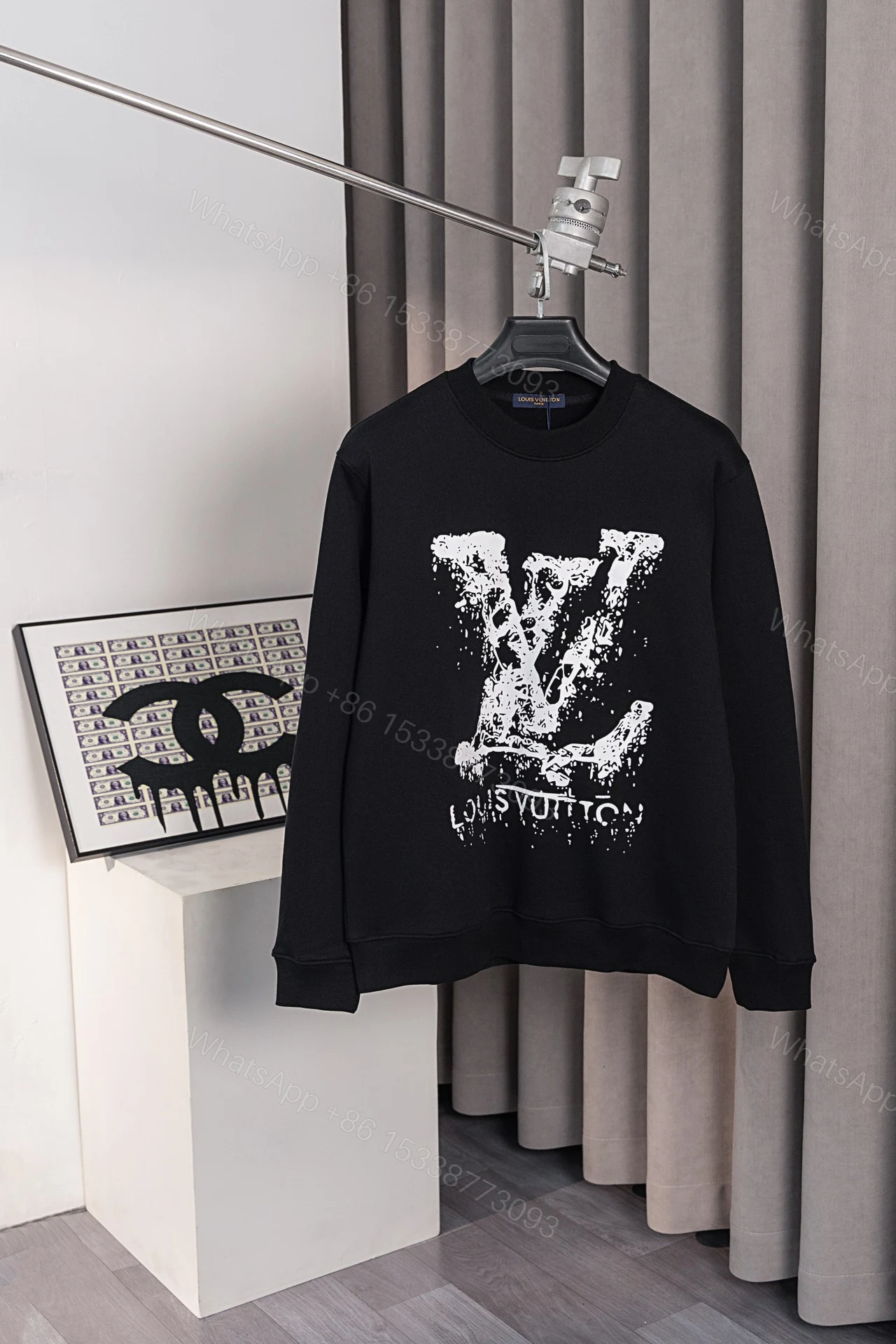 LV 精品高仿logo運動衫衛衣套頭 經典剪裁造型 親膚保暖不刺膚 — view 1