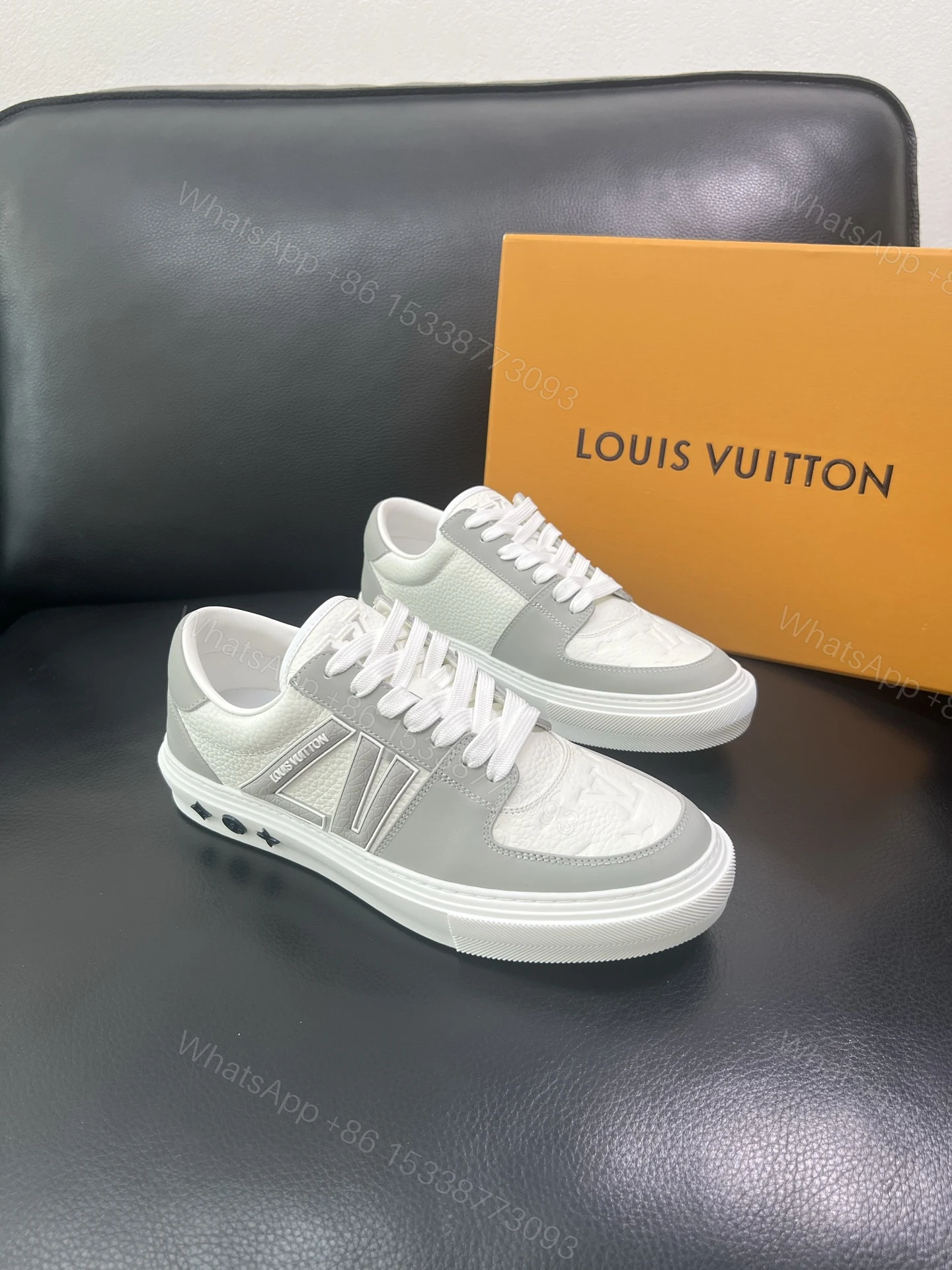 LV 精品仿製休閒鞋 灰白拼接 男士低筒運動板鞋 — view 1
