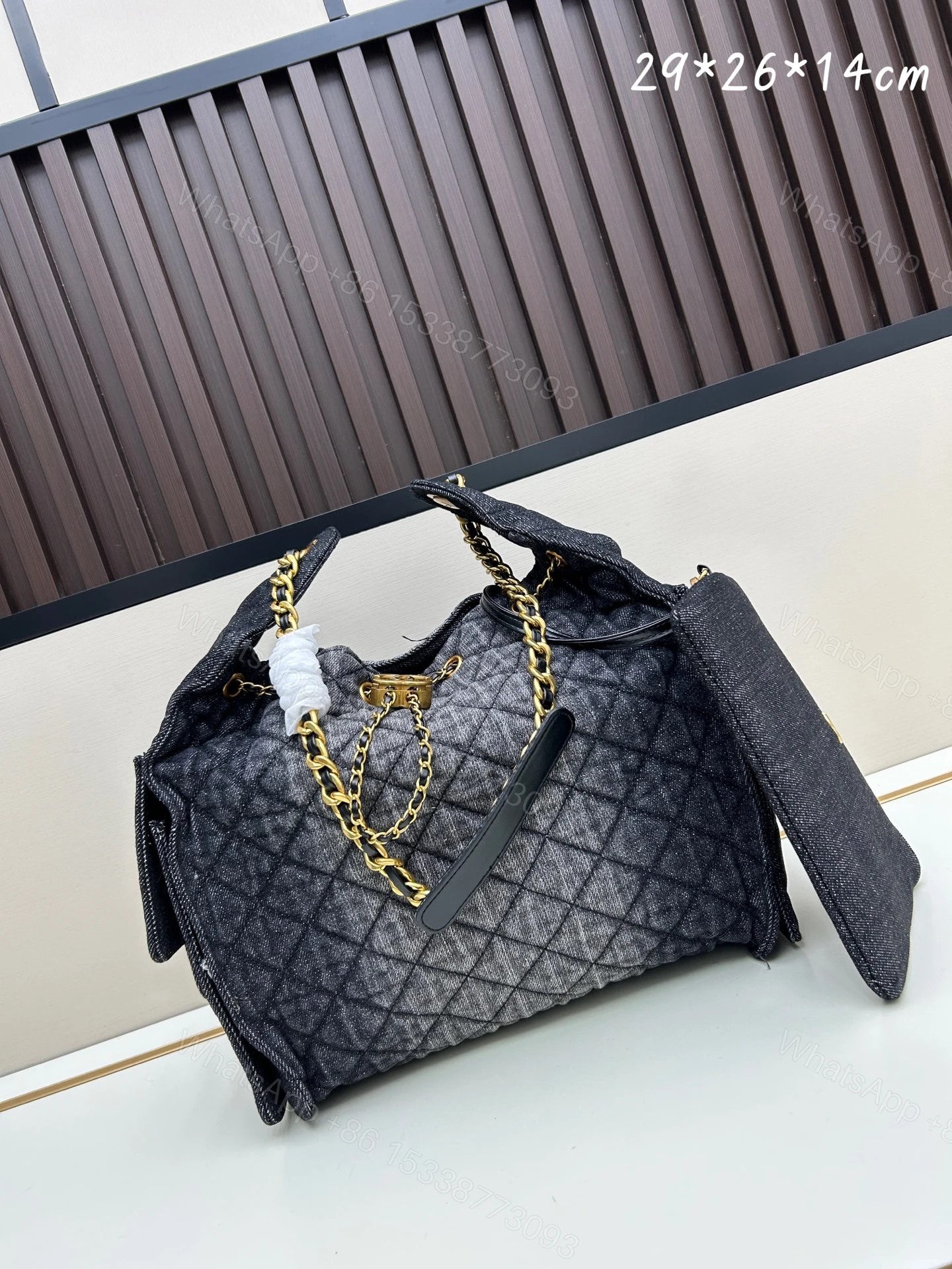 Chanel 一比一牛仔拼接手提包 女用款 黑灰漸層設計 29cm實用容量 — view 1