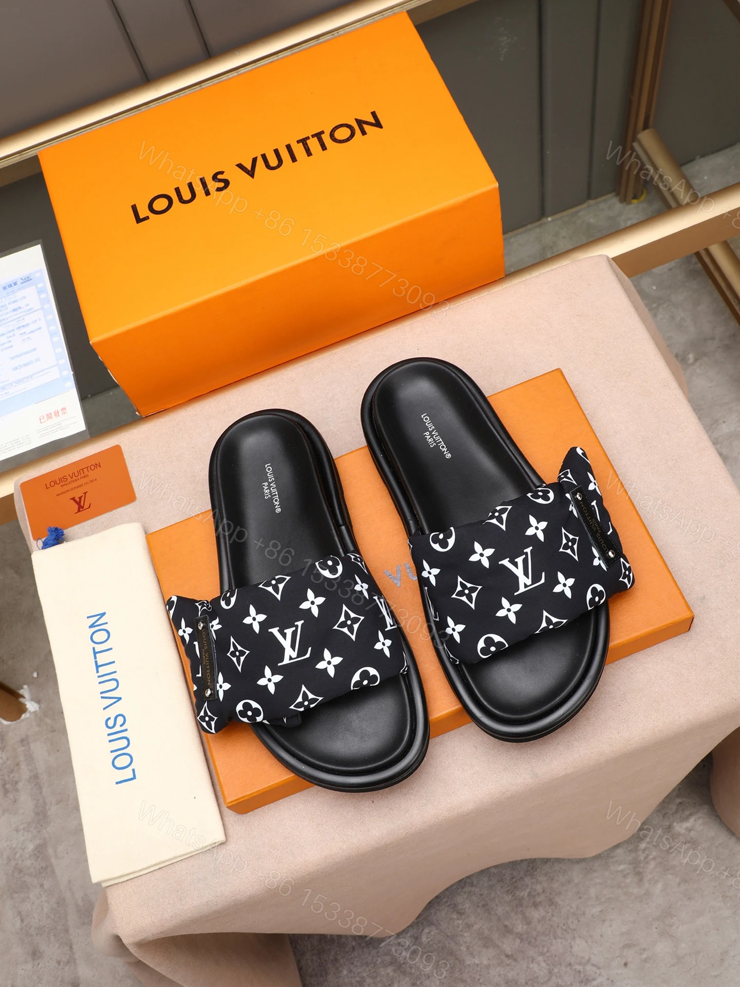 LV 原單 男款 Monogram經典黑白拖鞋 百搭設計 休閒款 — view 1