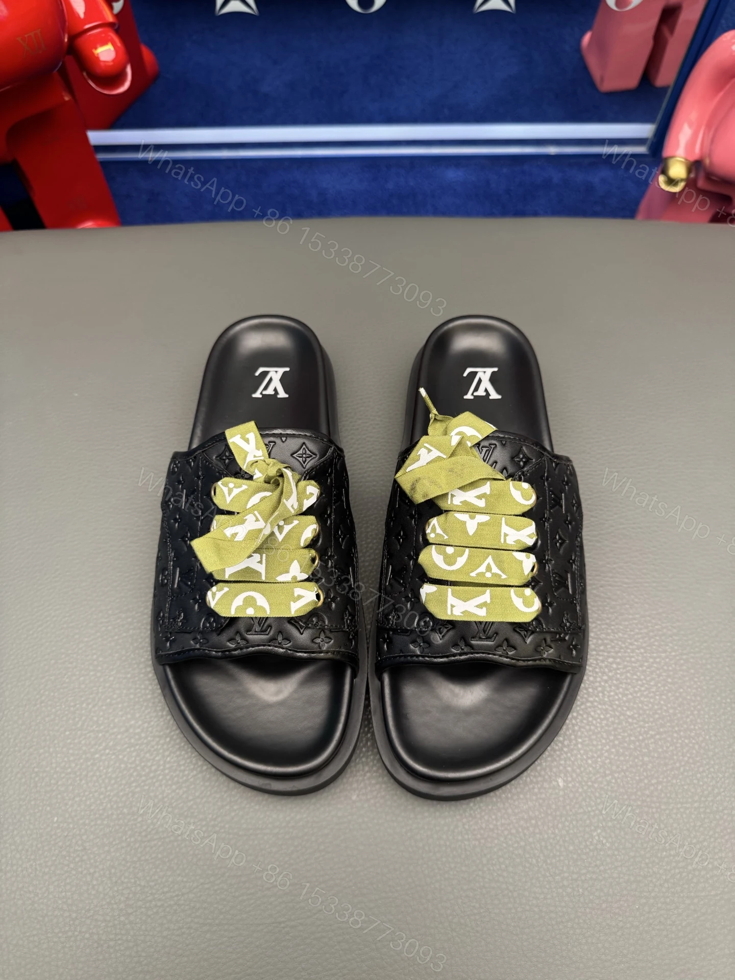 LV 精品仿製綠繫帶黑底拖鞋 壓紋Monogram設計 潮流夏季款 — view 1