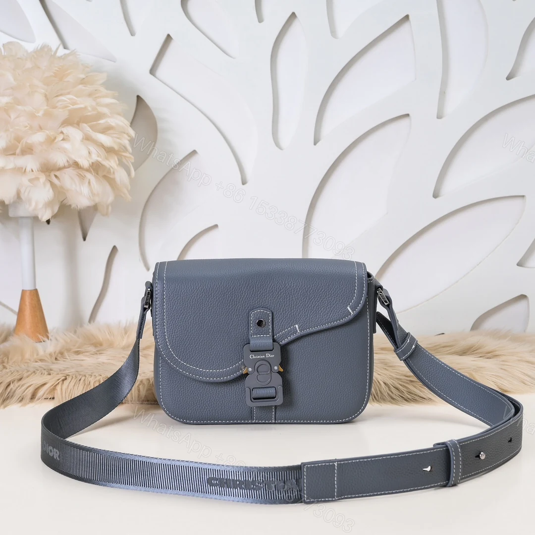 Dior 高仿 Safari灰藍粒面皮革斜背包精品男包 — view 1