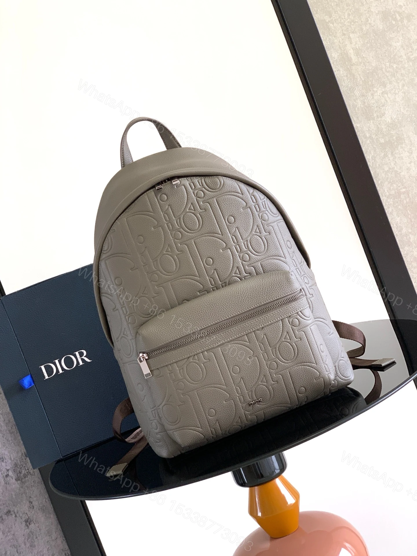 Dior A貨壓紋灰色後背包 低調配色質感滿分款 — view 1