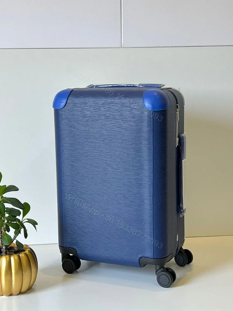 Louis Vuitton Horizon 55 Suitcase — view 1