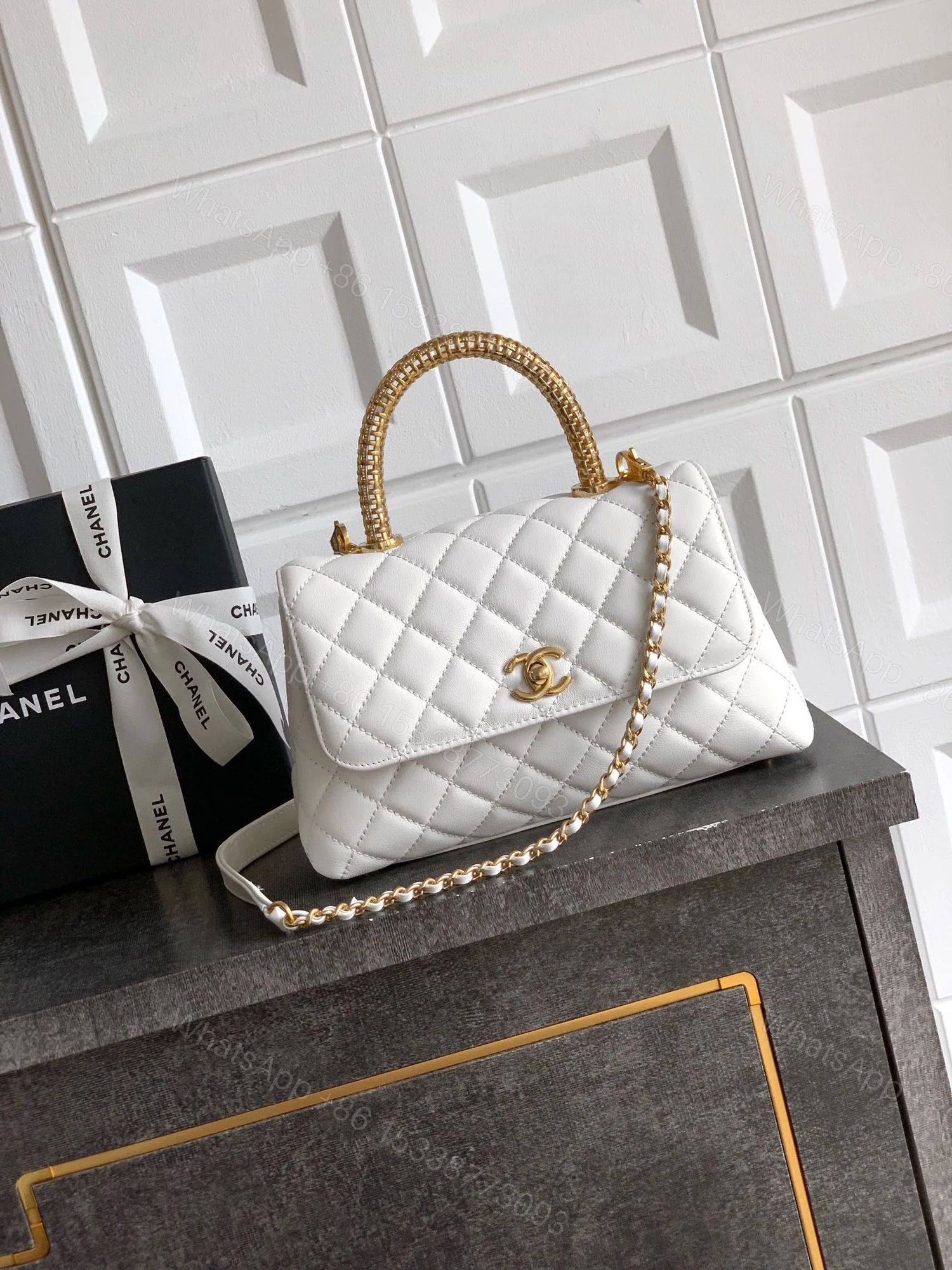 Chanel A貨 女款 Coco Handle 大號菱格肩背包 白色 通勤質感款 — view 1