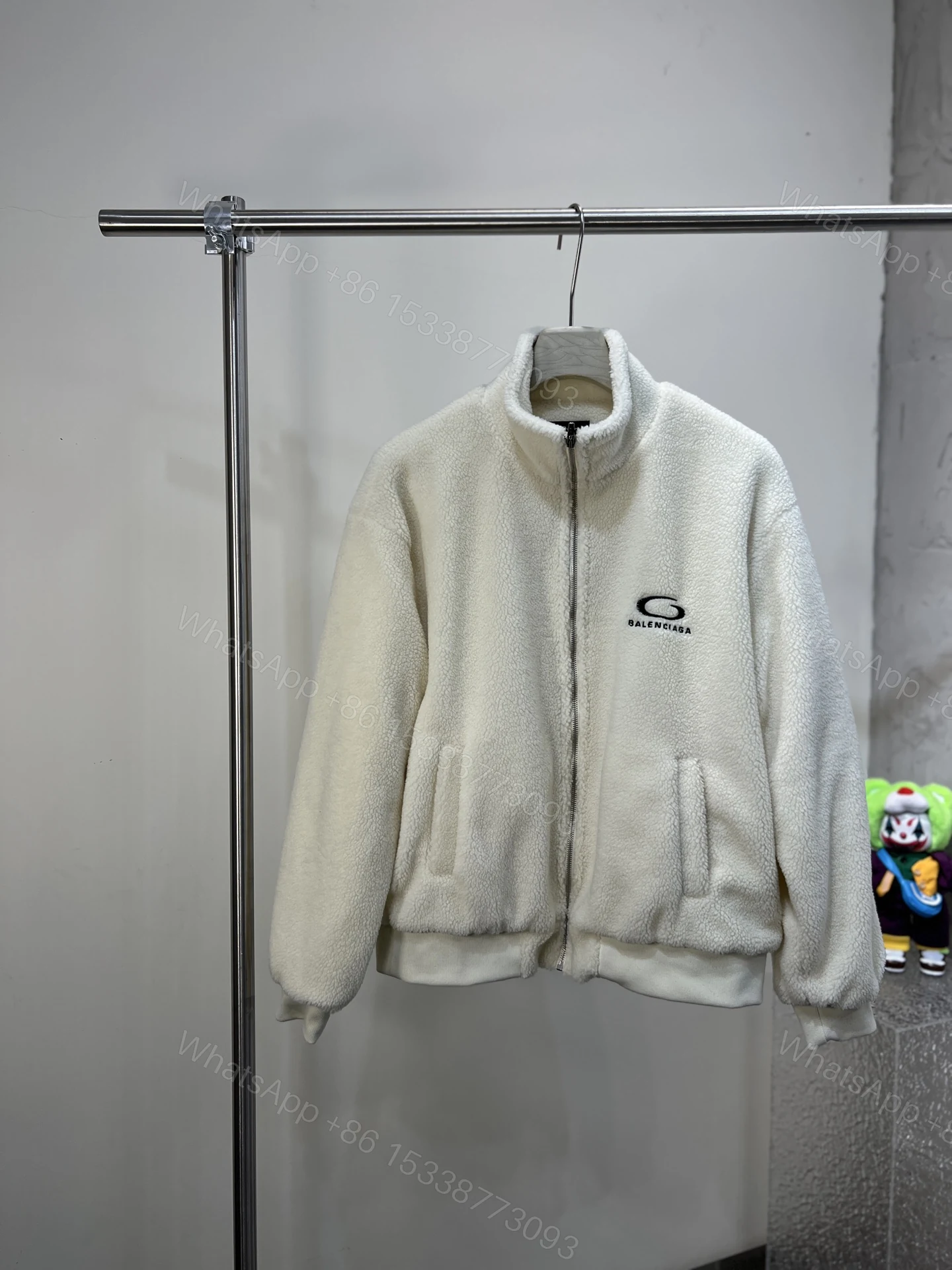 Balenciaga 一比一男士白色羊羔絨外套 簡約立領拉鍊款 — view 1