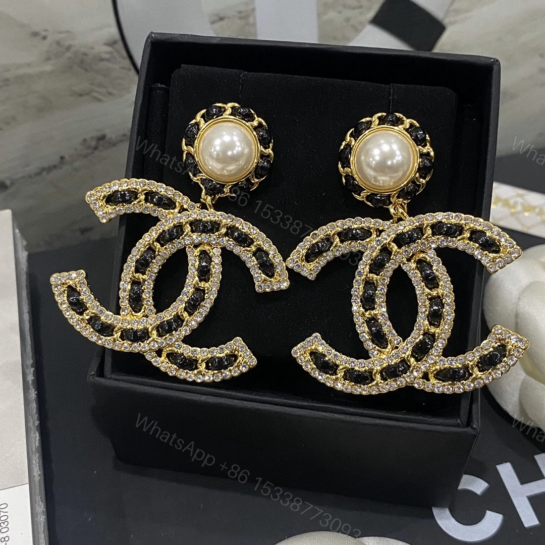 Chanel 一比一 黑白雙色雙C耳環 滿鑽設計 高級感時尚耳飾 — view 1