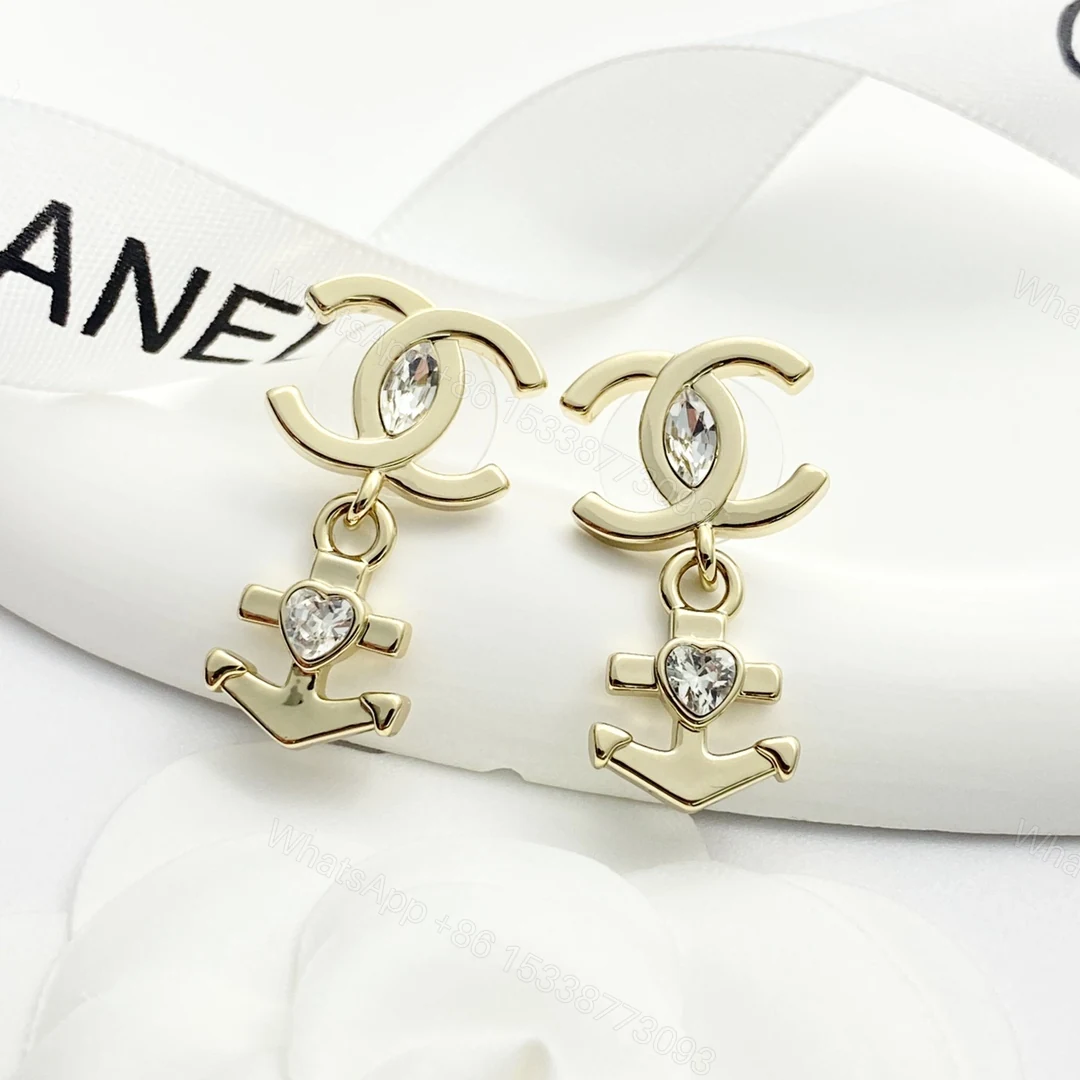 Chanel 高仿愛心錨形雙C耳環 時尚設計 高級感氣質耳飾 — view 1