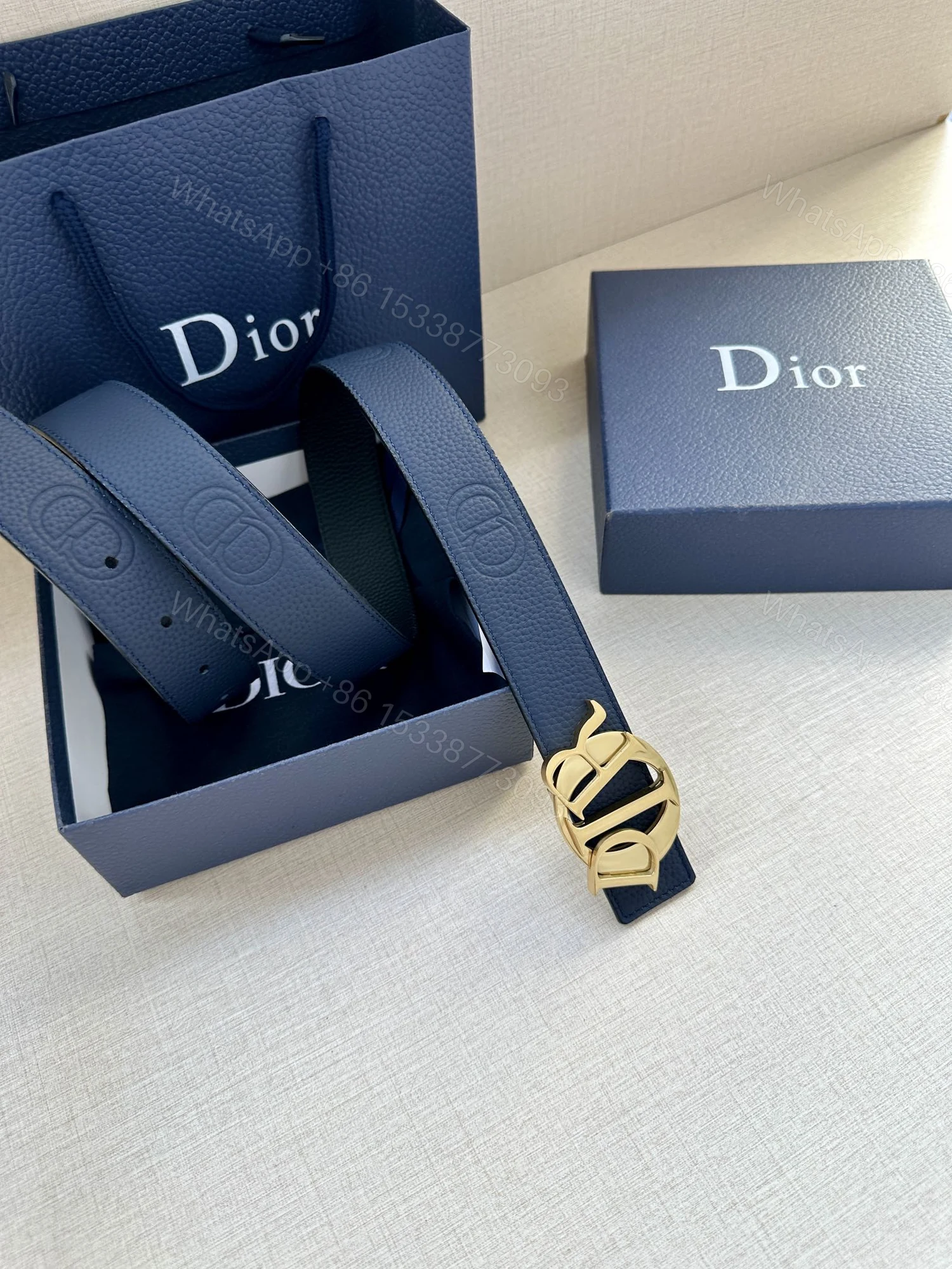 Dior 高仿男士灰色皮帶 金屬 LOGO 扣 都會質感款 — view 1