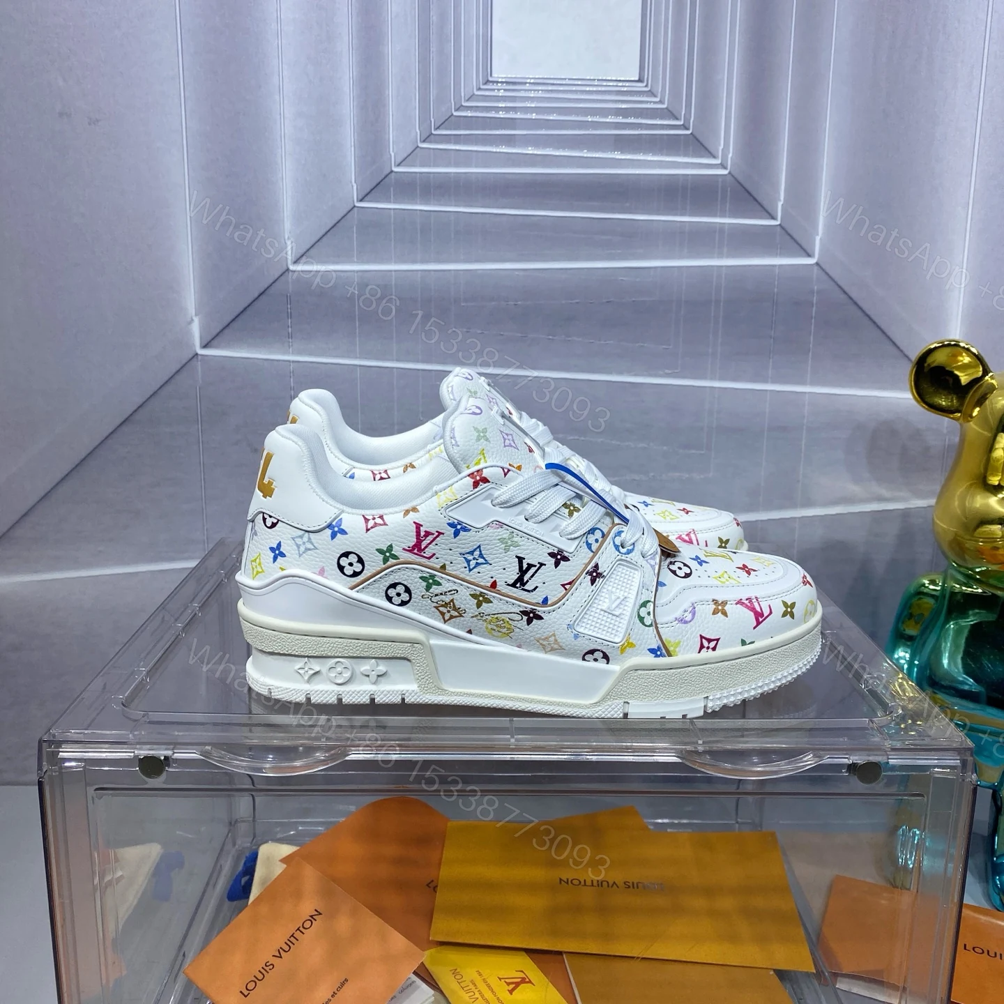 LV 一比一 Trainer 彩色 Monogram 運動鞋 白底百搭款 — view 1