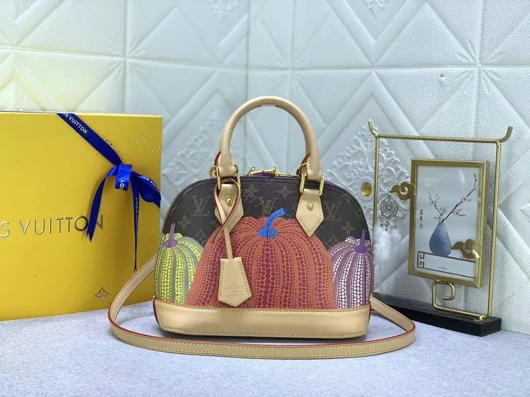 LOUIS VUITTON — view 1