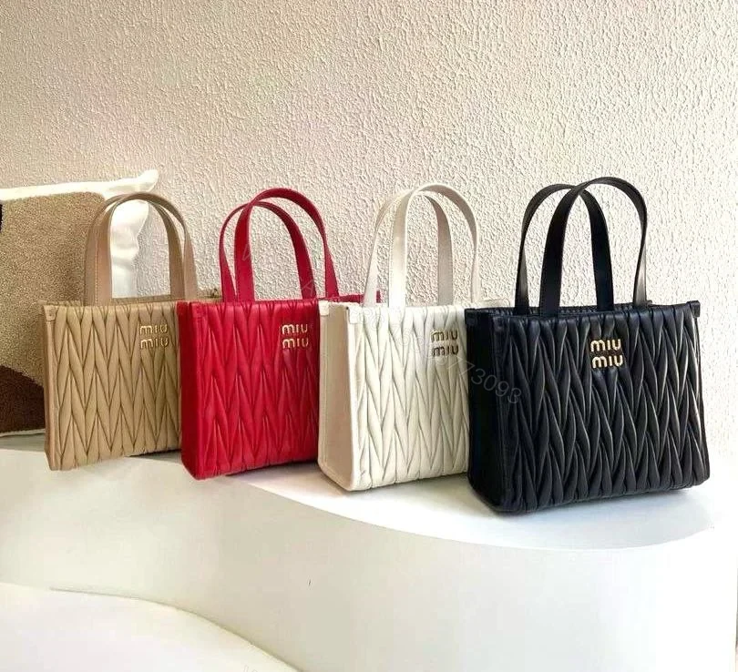 Design Matelassé Leather Handbag – Dubai Fashion LUX — view 1