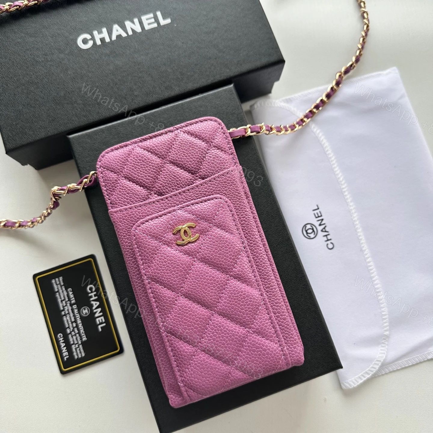 CHANEL 高仿女士菱格紋手機斜背包 粉色金鍊 氣質小包設計 — view 1