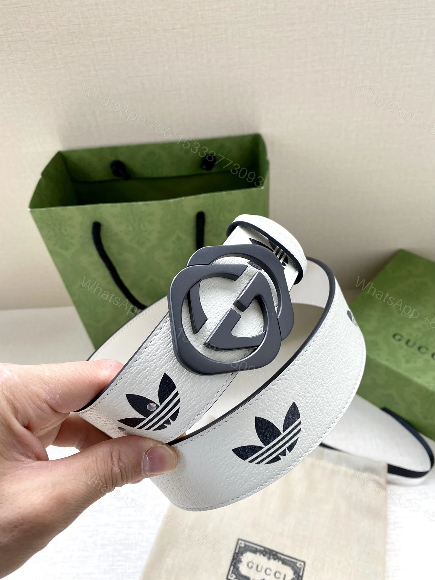 Gucci 高仿白色聯名皮帶 女款青春活力雙品牌設計 — view 1