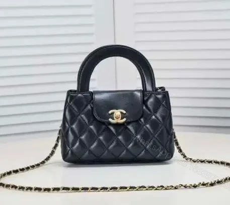 CHANEL — view 1