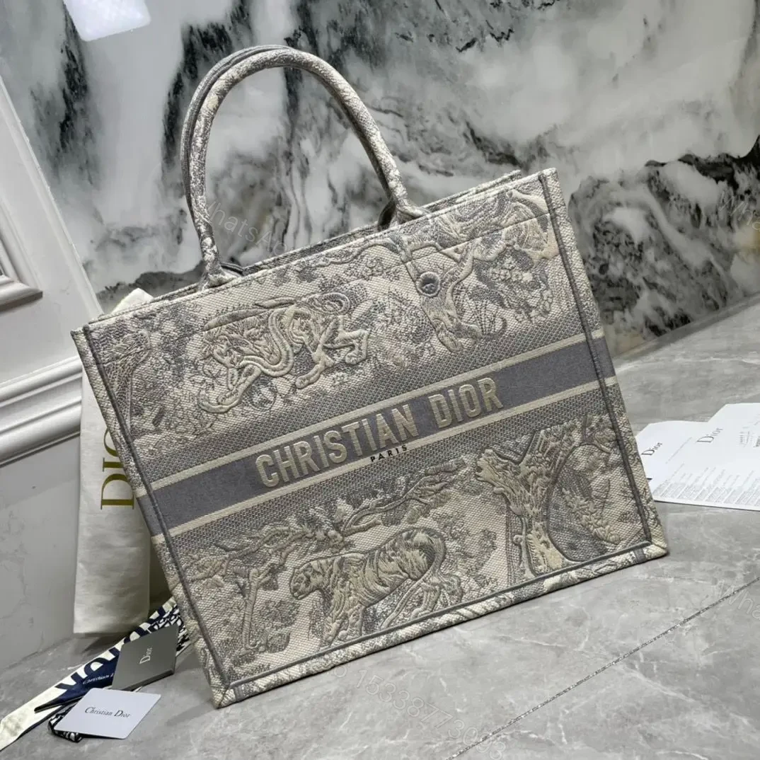 DIOR — view 1