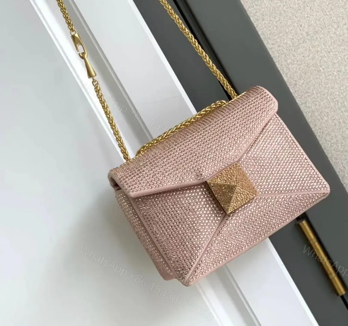 VALENTINO — view 1