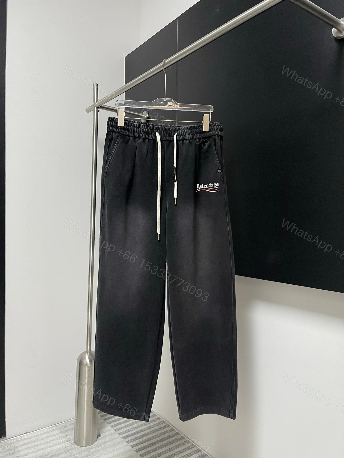 Balenciaga 高仿男士刷舊黑色長褲 質感厚磅內裏休閒款 — view 1