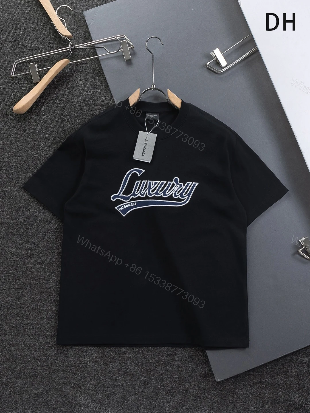Balenciaga原單黑色短袖T恤Luxury刺繡字樣美式復古風格 — view 1