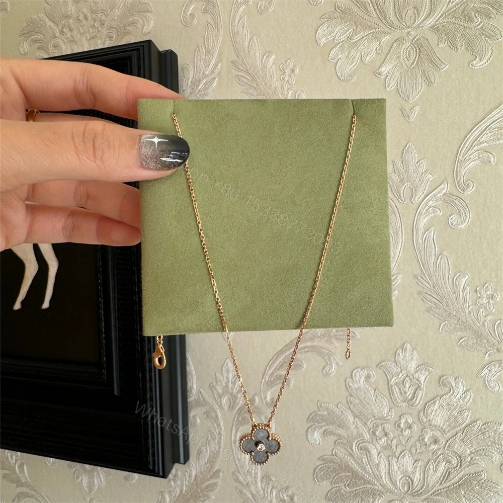 Van Cleef & Arpels Alhambra Holiday Pendant 2023 Obidienne Argent — view 1