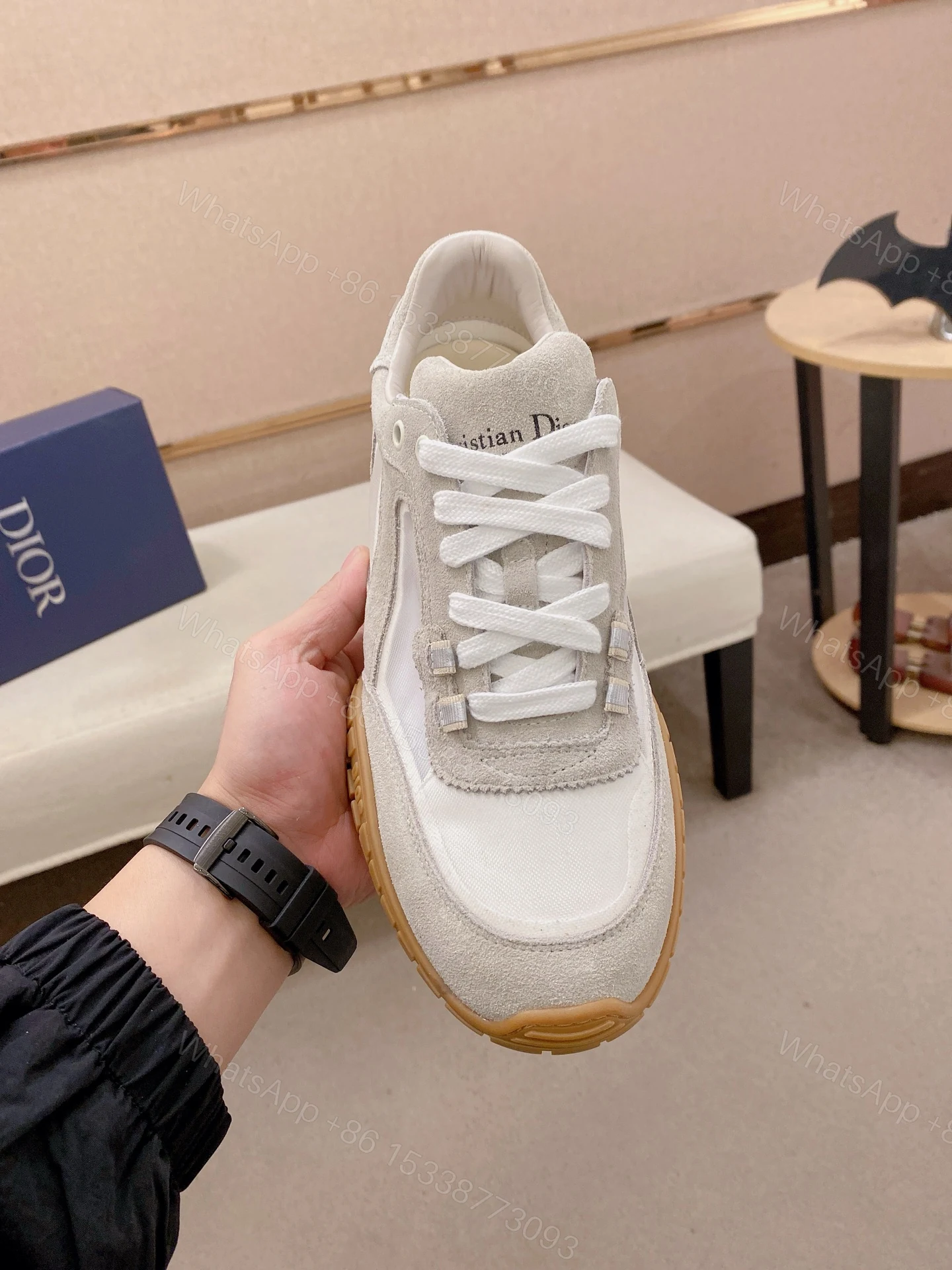 高仿 Dior 淺灰麂皮運動鞋 男款清爽休閒跑鞋 輕量舒適百搭款 — view 1