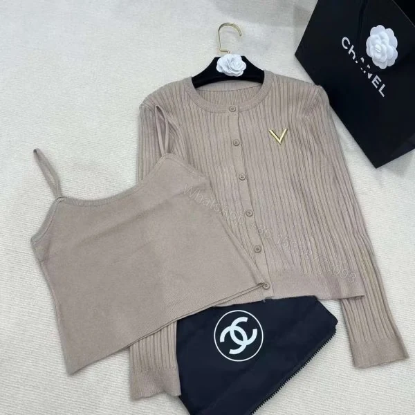 VALENTINO — view 1