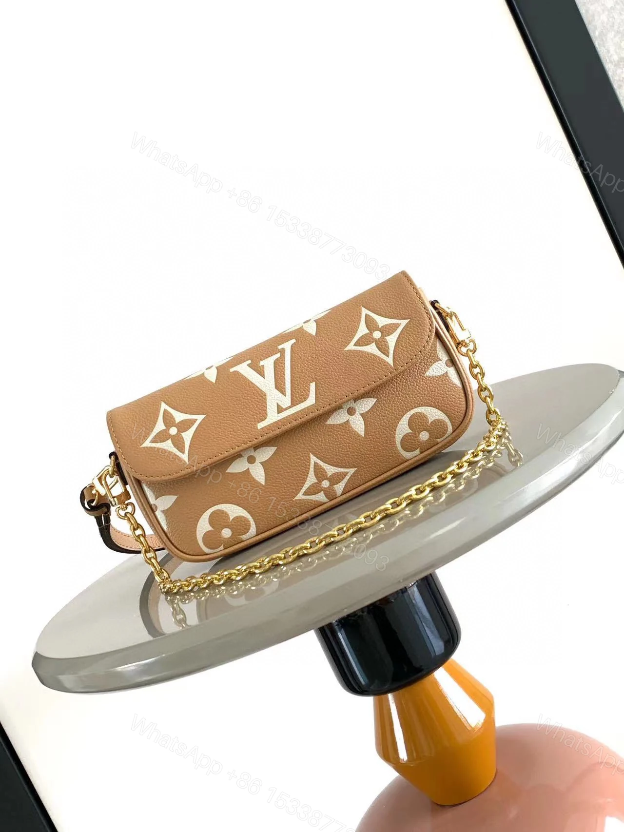LV 一比一奶油棕短肩包 Giant Monogram圖案亮眼吸睛 — view 1