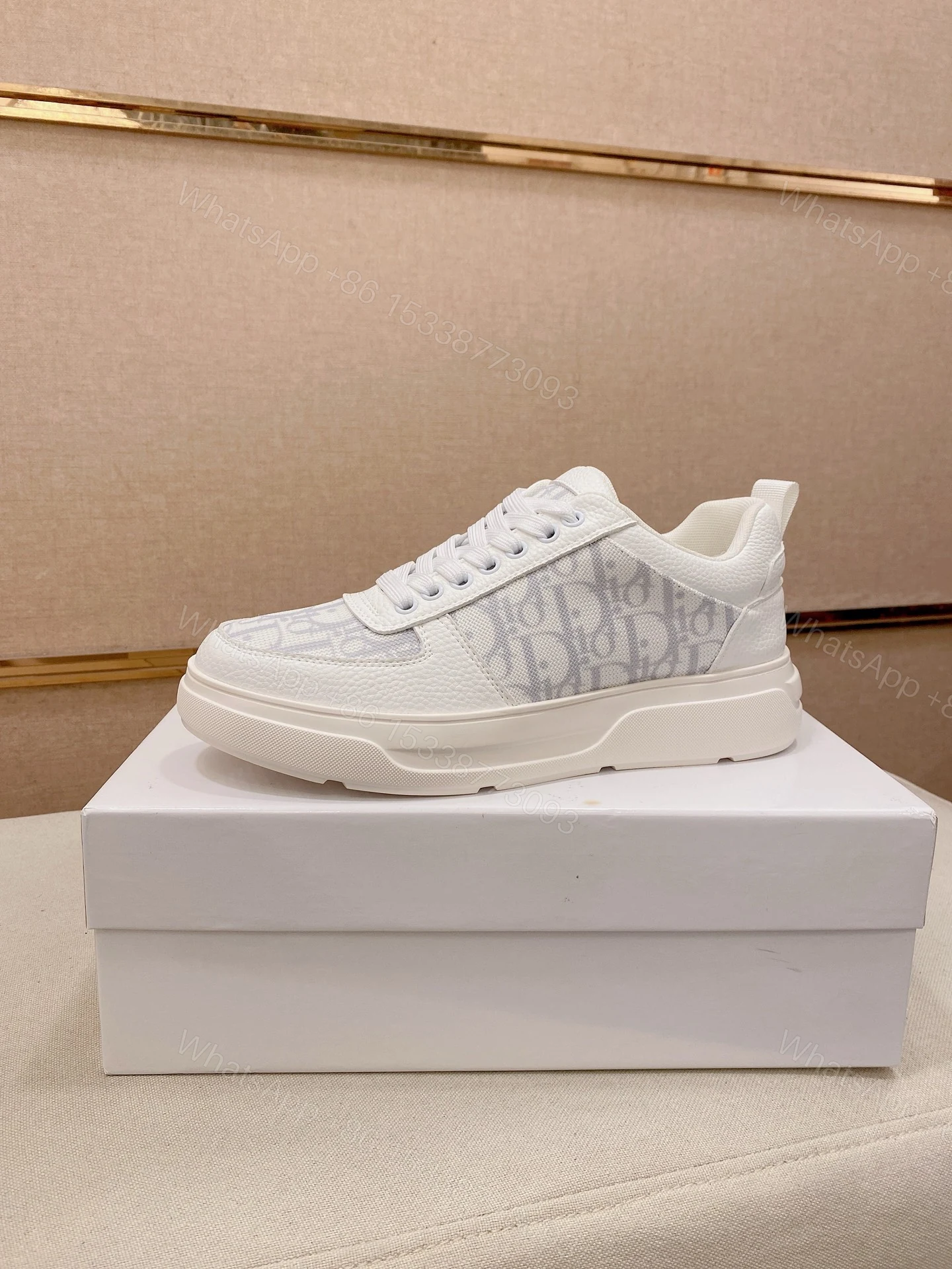 Dior 一比一白色老花休閒運動鞋 簡約百搭輕便款 — view 1