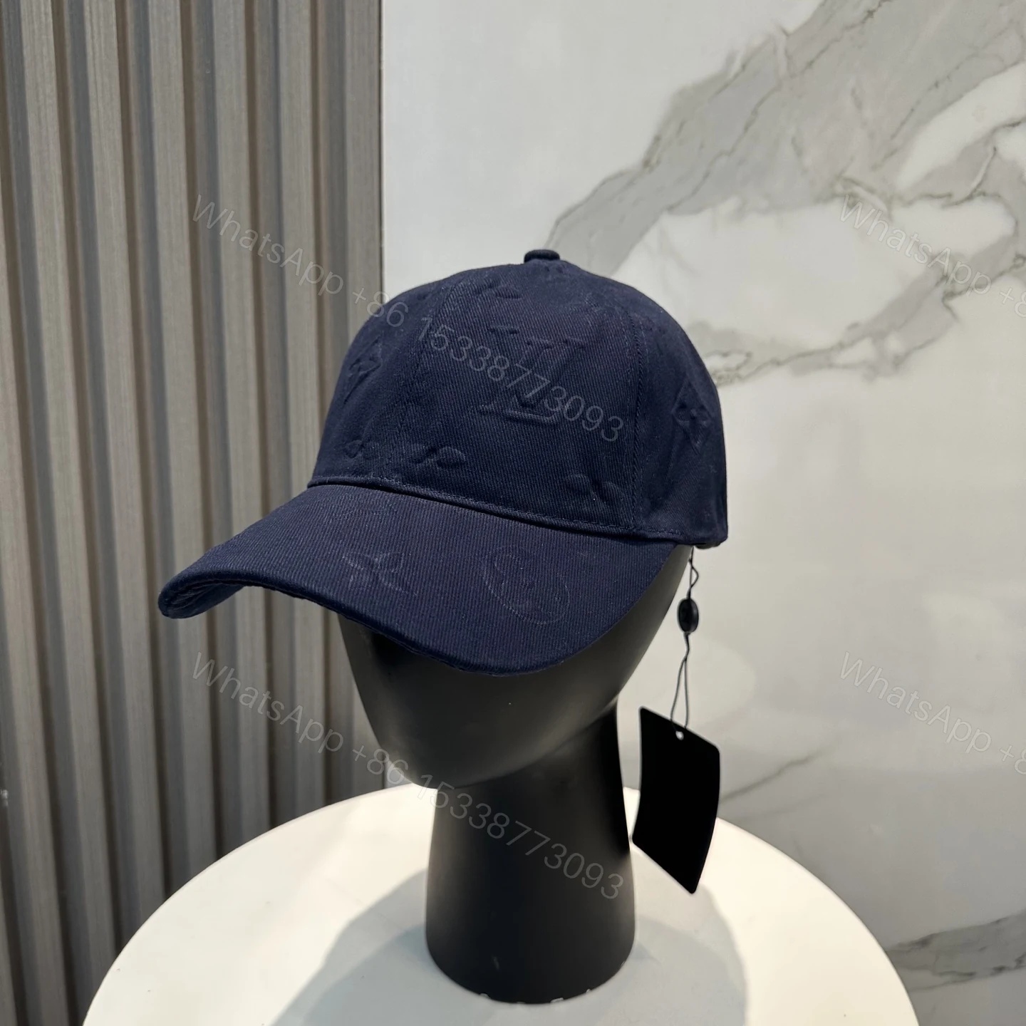 LV A貨 深藍老花壓紋棒球帽 經典百搭休閒款 — view 1