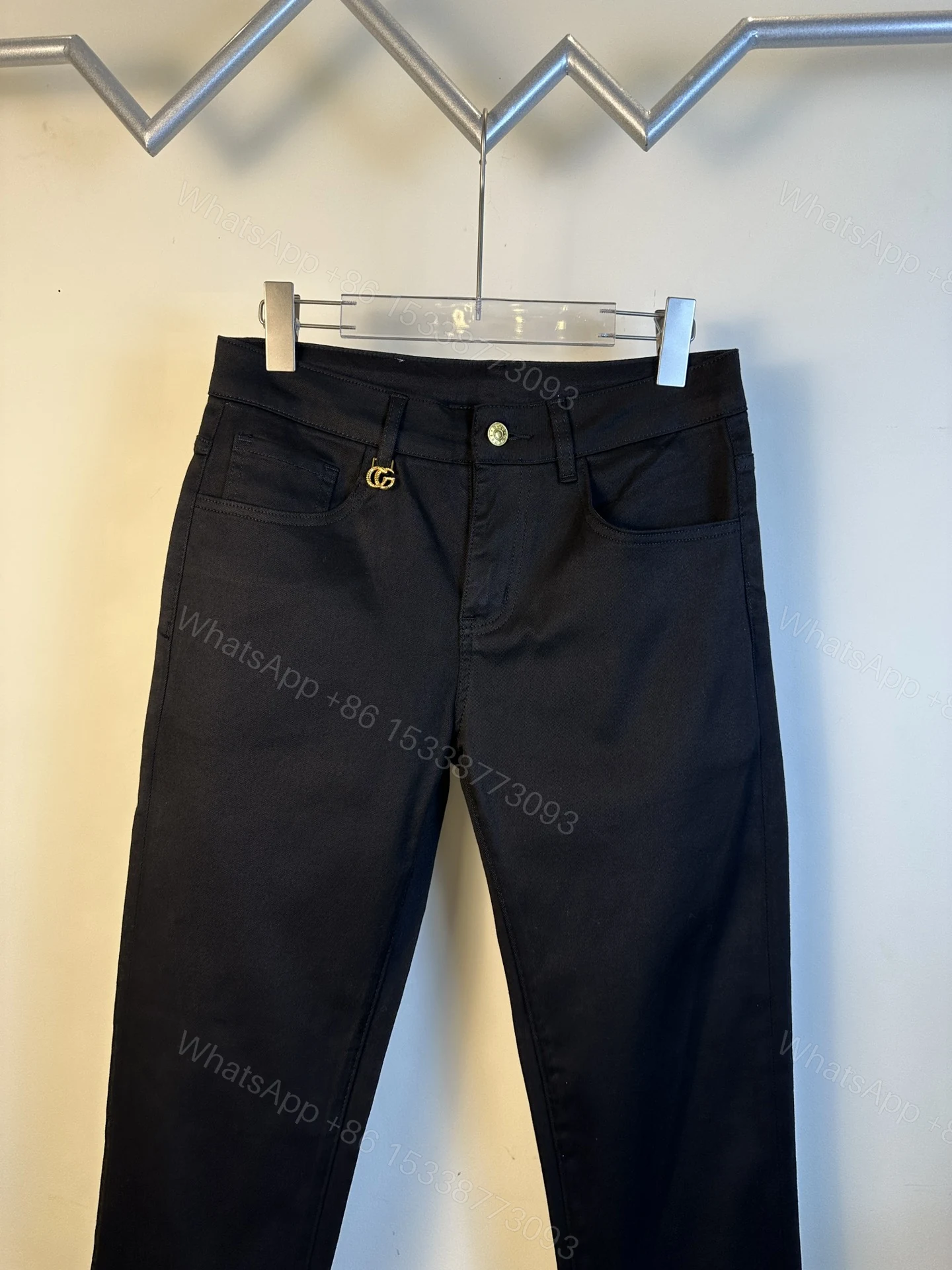 Gucci高仿黑色牛仔褲男款 金屬GG裝飾修身剪裁 — view 1