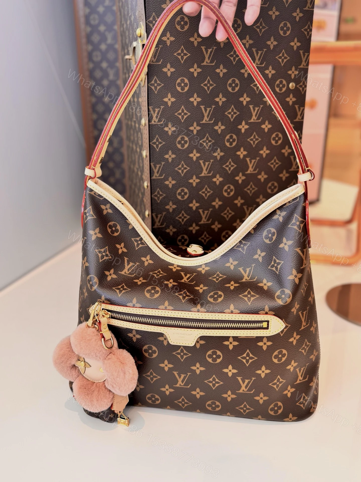 LV 高仿 女款 Monogram 老花腋下包 經典單肩包 時尚百搭 — view 1