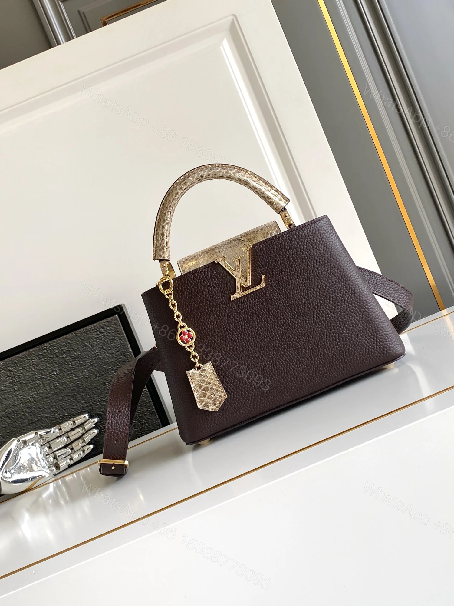 LV A貨 女款 Capucines 深咖蛇紋手提包 經典斜背包 — view 1