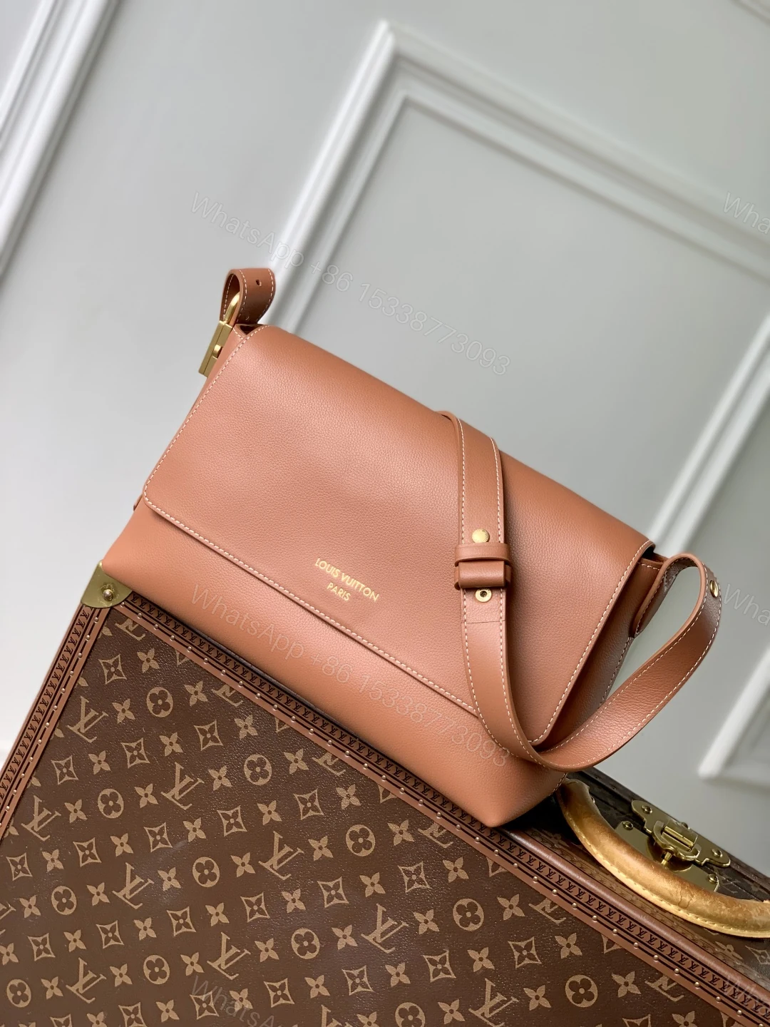 LV 一比一 BELLA 小牛皮單肩包 簡約棕色設計 — view 1