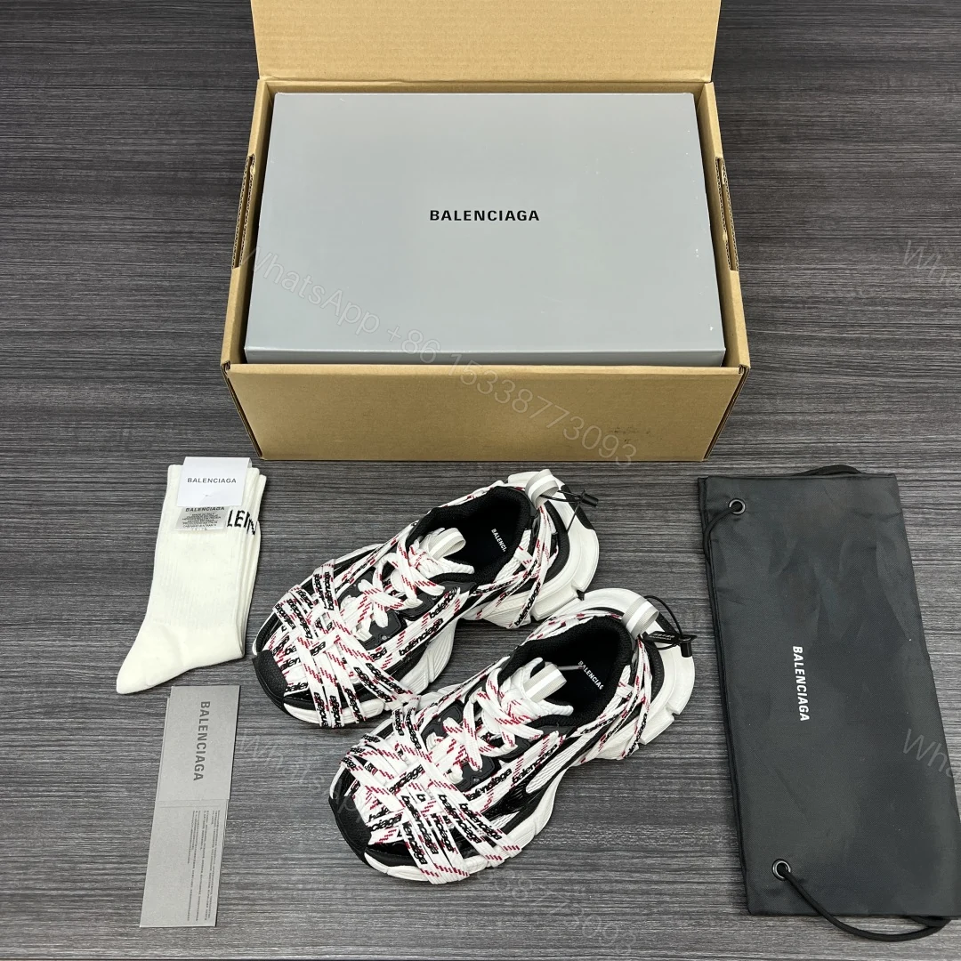 Balenciaga 高仿黑白紅老爹鞋三色穿織設計立體感強 — view 1