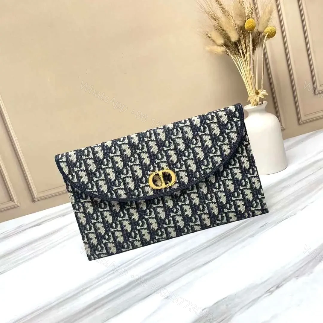 DIOR — view 1