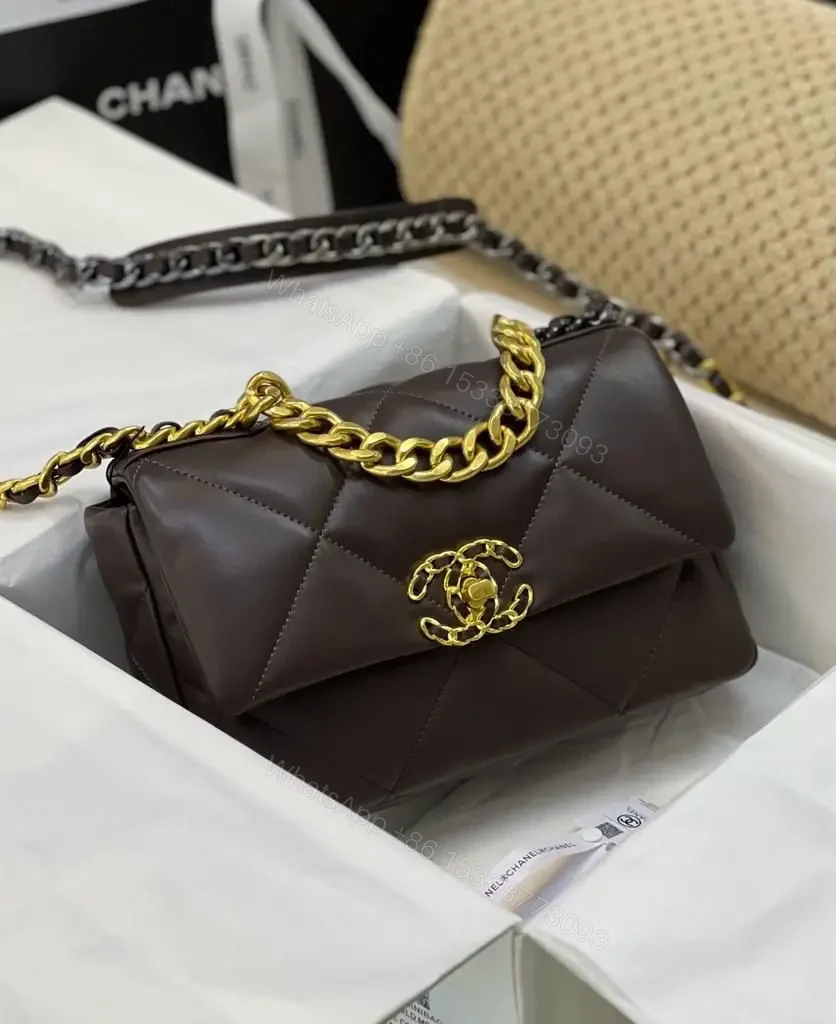CHANEL — view 1