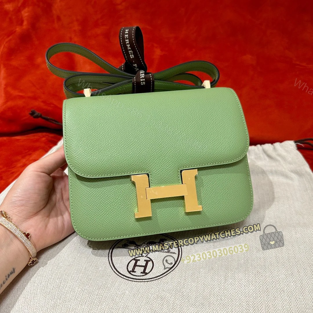 Hermes Constance 18 in Vert Criquet — view 1