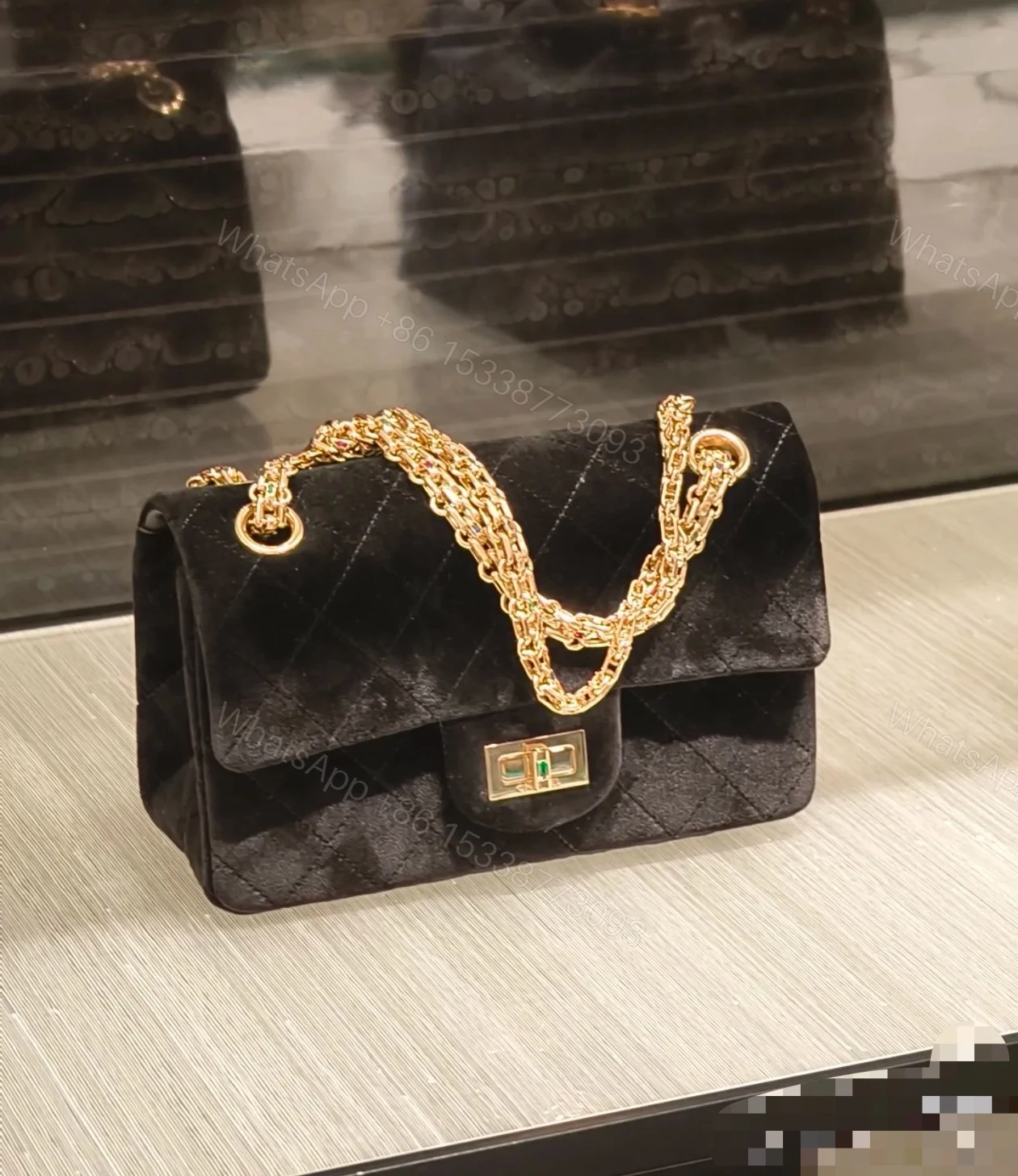 CHANEL 高仿 2.55 黑色絲絨金鏈包 復古奢華高貴氣質女包 — view 1