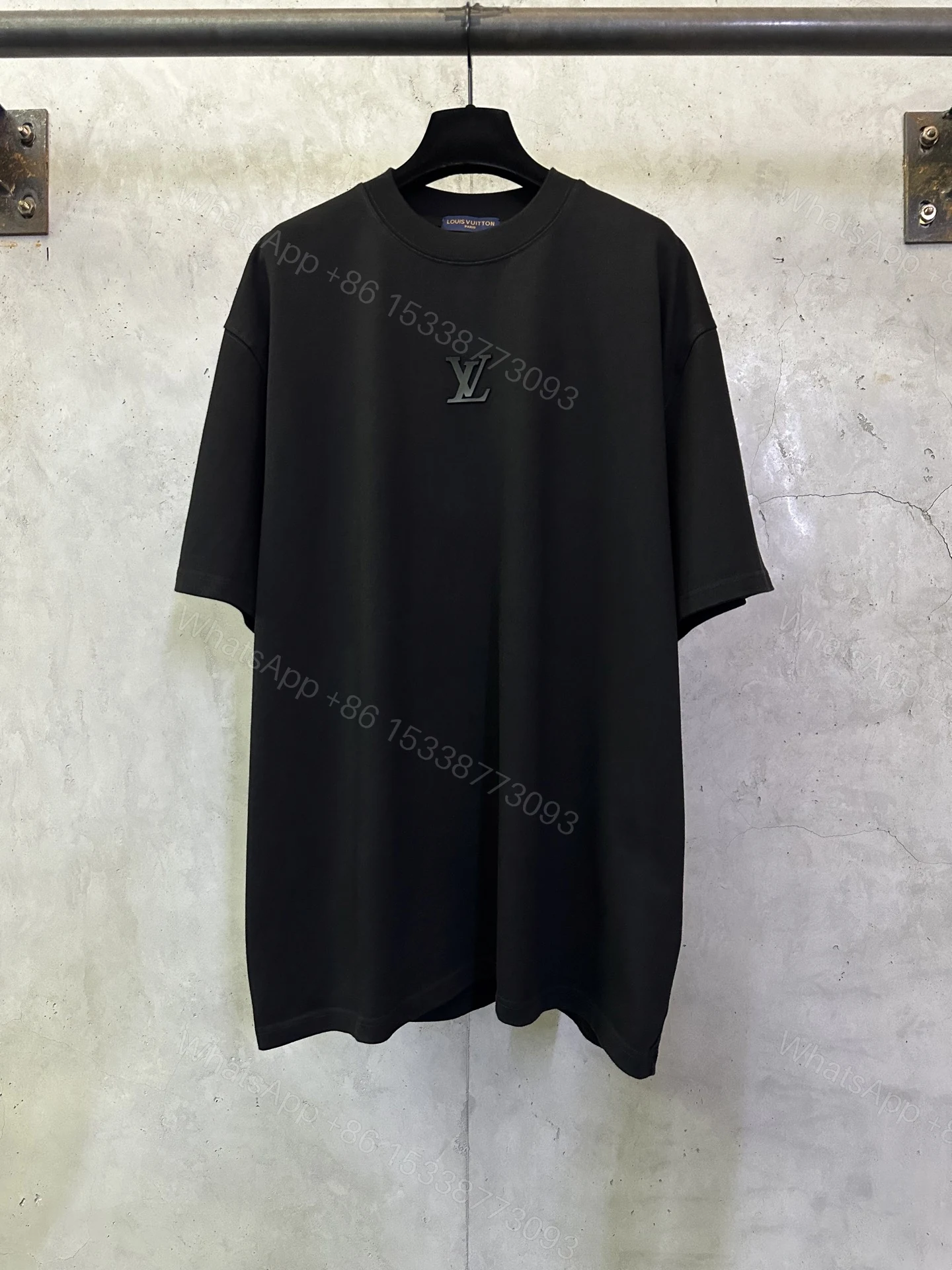 LV 一比一 男款 浮雕Logo短袖T恤 極簡百搭休閒款 — view 1