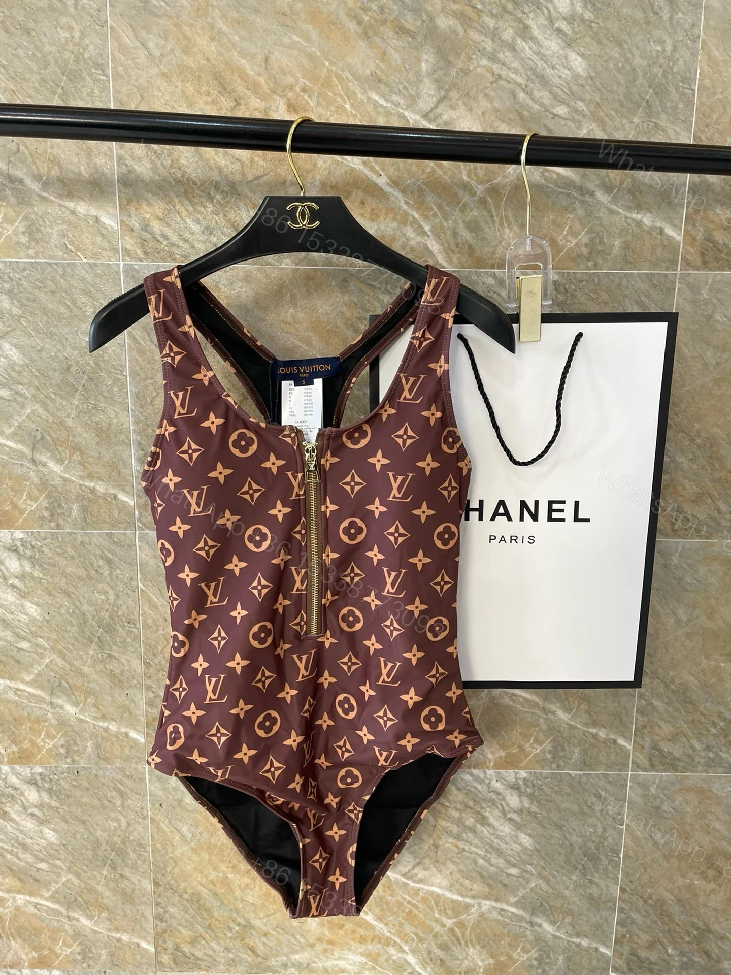 LV A貨 Monogram老花拉链连体泳衣 运动风显瘦泳装 — view 1