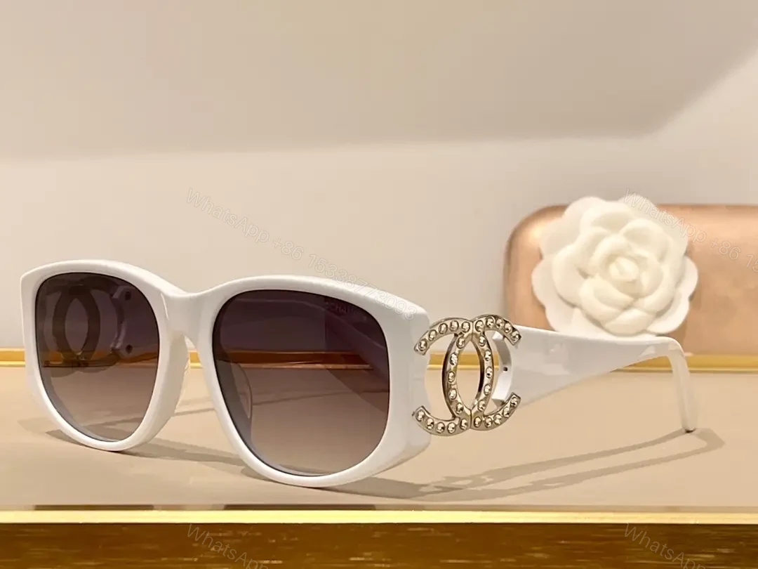 CHANEL — view 1