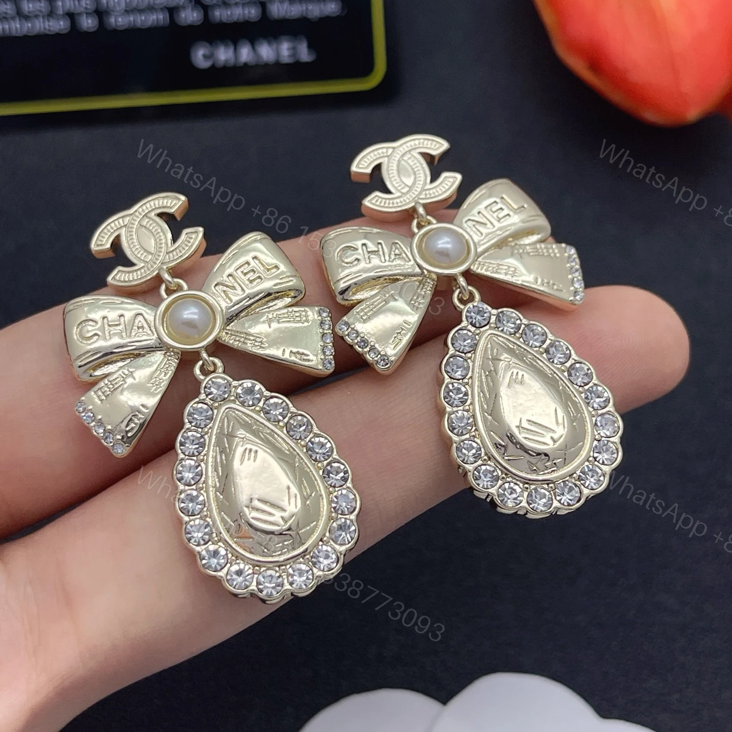CHANEL 高仿蝴蝶結珍珠淚滴耳環 金色典雅氣質款 — view 1