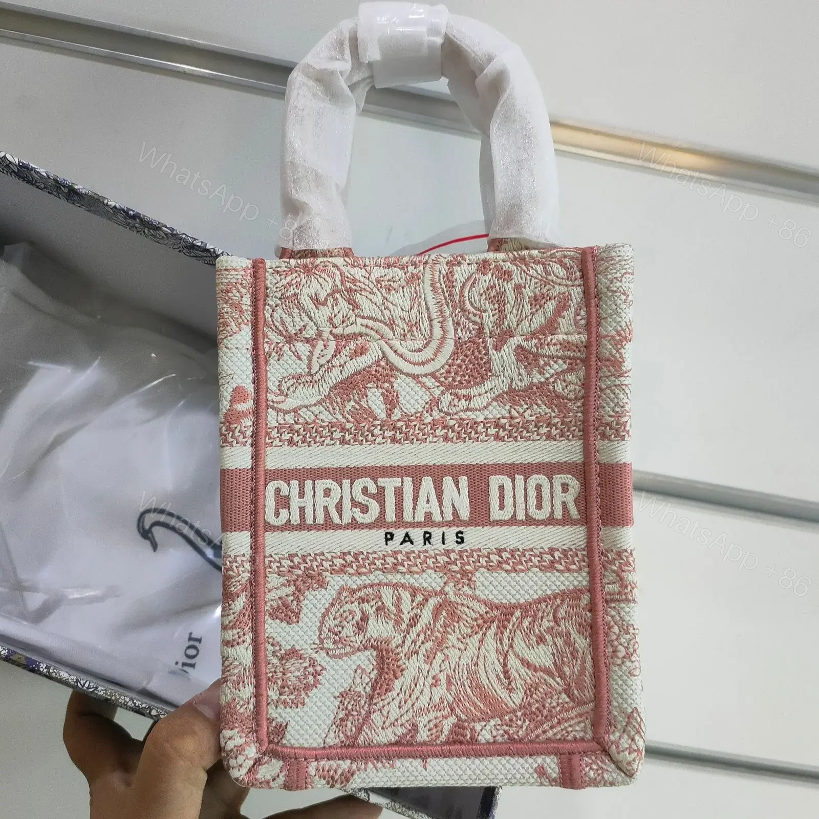 DIOR — view 1