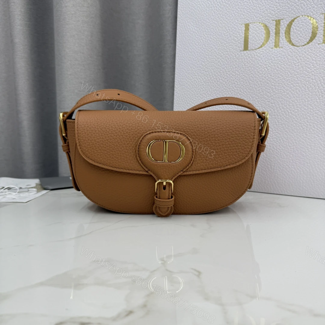 Dior高仿女款焦糖棕半月包溫潤色系通勤穿搭實用款 — view 1