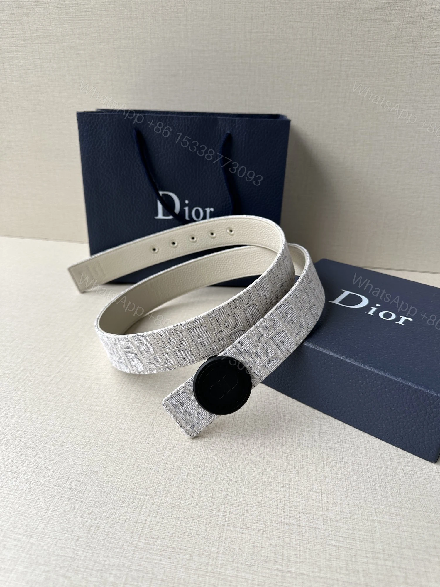 Dior 一比一 男款 光滑牛皮皮帶 金色D扣 商務精品款 — view 1